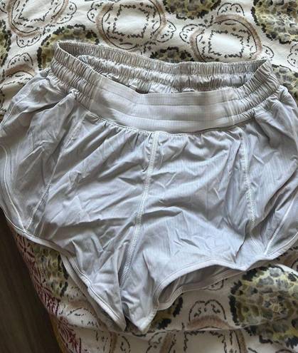 Lululemon White Size 8 Hotty Hot  shorts