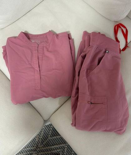 FIGS Scrubs Set