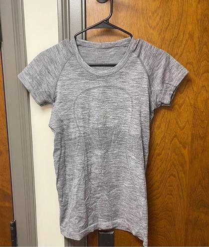 Lululemon  Swiftly Tech Short Sleeve Gray Shirt