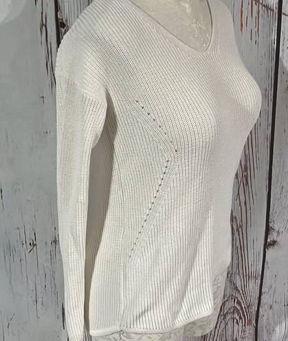 a.n.a  womens off white  vneck sweater size medium.