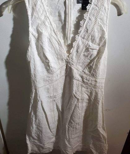 French Connection  white sleeveless eyelet dress size 4, new with tag Bust 32