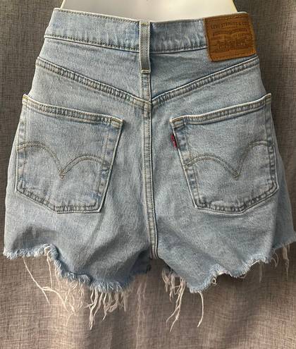 Levi’s Ribcage Shorts