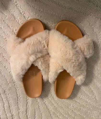 Matisse Footwear NWOT Faux Fur Slides