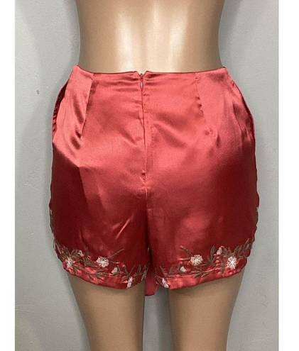 Willow & Clay New.  coral embroidered shorts with tie.