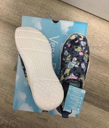 Vera Bradley Sneakers VB Cloud Slip On Quilted Womens Size 8 Blue/ Flower