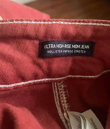 Hollister Ultra High Rise Mom Jeans