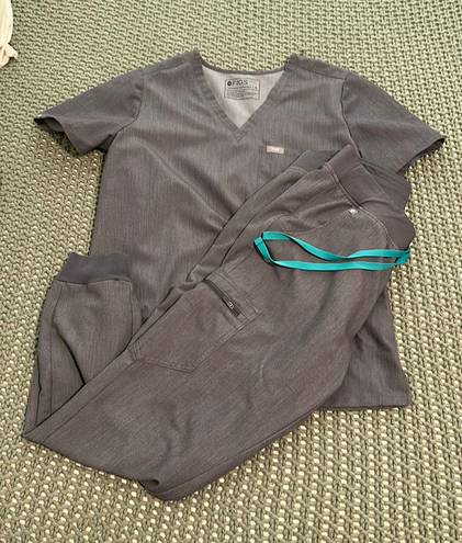 FIGS grey Scrubs