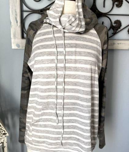 7th Ray Long Sleeve Raglan Double Hoodie Top  Camo & Grey Stripes Medium