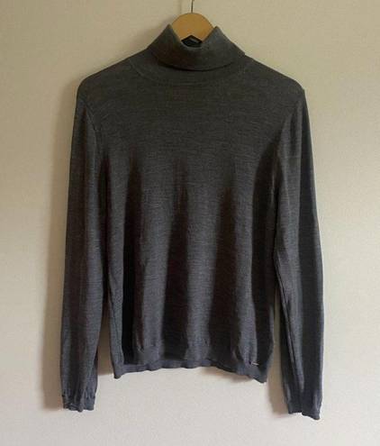 Tahari  Gray Wool Turtleneck Sweater