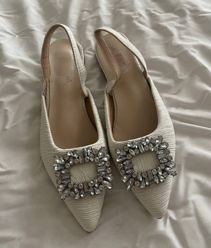 Closed Toe White Flats Size 8