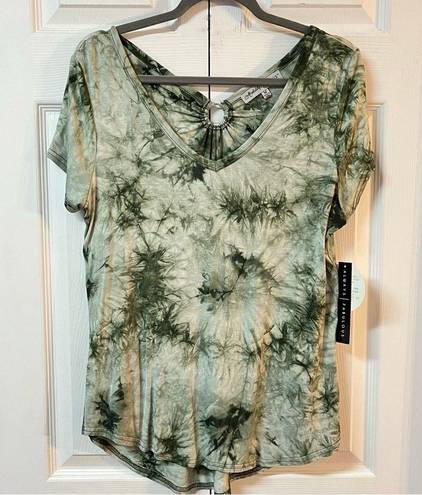 Absolutely Famous Green Tie Dye Women's Short Sleeve V-Neck T-shirt Size Medium