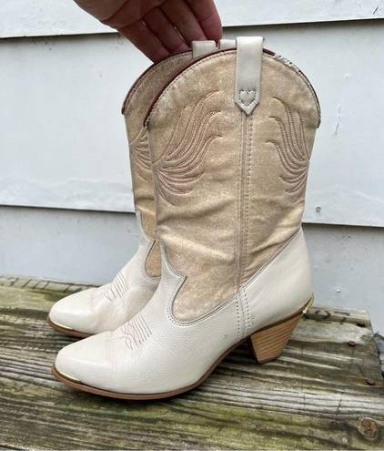 Dingo Vintage 80s 90s  high heeled low shaft cream beige cowgirl western boots