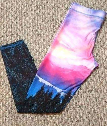 Terez NWOT  Mountain & Sky View Leggings Large