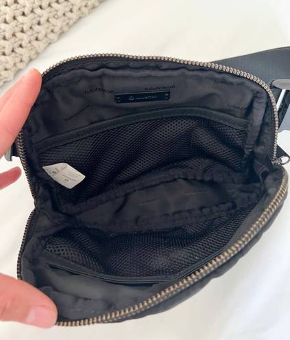 Lululemon Everywhere Belt bag