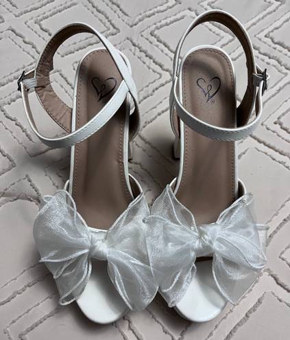 Windsor Bow Heels