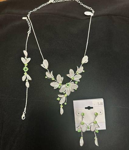 Petal 🦋 Stone assented metal  jewelry set