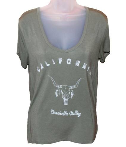 Grayson Threads Coachella Valley lightweight v neckline tee