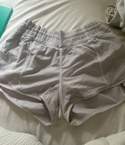 Lululemon White Hotty Hot 2.5” Shorts