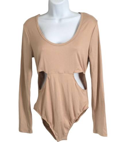 One Piece Love Streak Bodysuit Size L NWT  Elevate your wardrobe with this gorgeous Love Streak Bodysuit. Perfect for any occasion, this  features a flattering beige color and comfortable regular fit. The bodysuit is designed with a beautiful Love Streak brand that adds a touch of style and elegance. It's made with high-quality materials that guarantee durability and comfort.  This size L bodysuit is new with tags and is sure to make you feel confident and stylish. Whether you're dressing up for a night out or keeping it casual, this Love Streak Bodysuit is a must-have addition to your wardrobe.