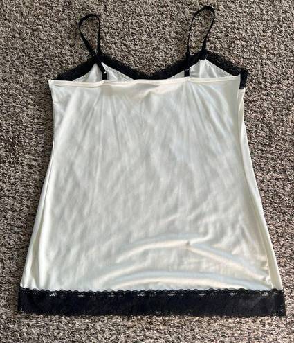 Fashion Bug cream Tanktop trimmed in lace size large