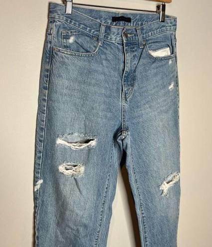 Uniqlo 🌺  distressed straight leg jeans