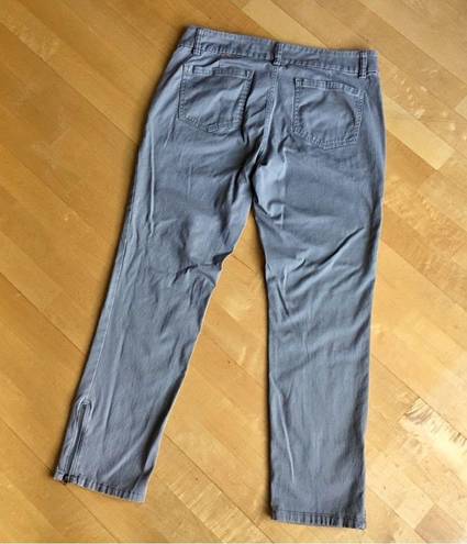 DKNY  Jeans, Mid Rise, Straight Leg, Zip Ankle, Khaki Cotton Jeans, Size 10