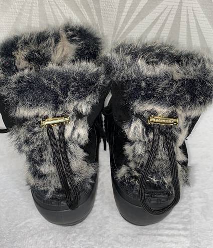 Tommy Hilfiger Woman’s Black Fur Lined Duck Snow Boots