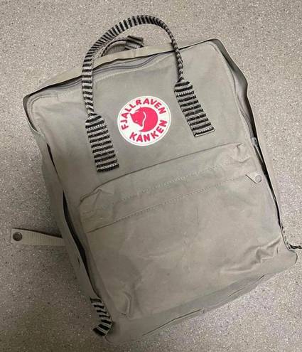 Fjällräven Fjallraven Kanken classic backpack fog stripe with shoulder pads