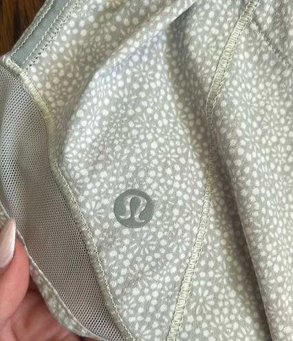 Lululemon Hotty Hot Short II 2.5 Inch