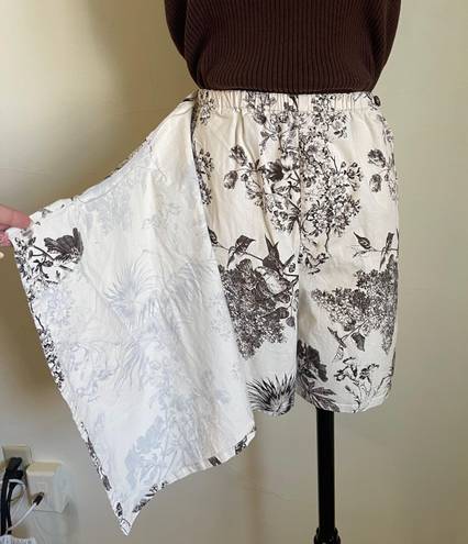 Brown and Cream Chinoiserie Printed Skort Size M