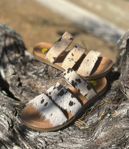 Maui Island Cowhide Sandals