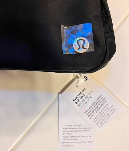 Lululemon Everywhere Belt Bag 1L Black/Gold