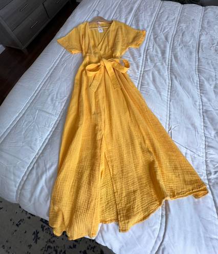 Marine layer Valencia gold yellow shirt sleeve midi wrap sundress M