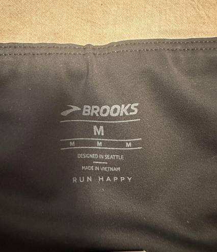 Brooks Mesh Detail Raw Hem Legging