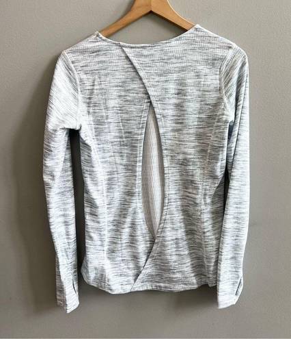 Marmot  Taylor Canyon Long Sleeve in Heather Grey White Open Back Shirt Small