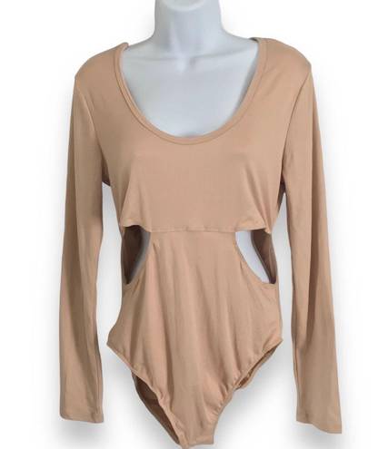 One Piece Love Streak Bodysuit Size L NWT  Elevate your wardrobe with this gorgeous Love Streak Bodysuit. Perfect for any occasion, this  features a flattering beige color and comfortable regular fit. The bodysuit is designed with a beautiful Love Streak brand that adds a touch of style and elegance. It's made with high-quality materials that guarantee durability and comfort.  This size L bodysuit is new with tags and is sure to make you feel confident and stylish. Whether you're dressing up for a night out or keeping it casual, this Love Streak Bodysuit is a must-have addition to your wardrobe.