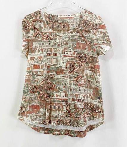 Krass&co STLYE &  Red Green Mixed Media Boho Fade T-Shirt