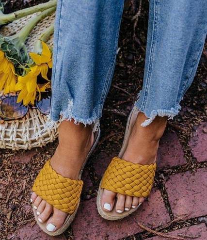 Yellow Braided One Band Platform Slip On Sandal Size 10