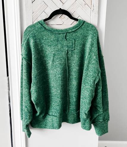 Zenana Outfitters Green Lightweight Plush Pullover 