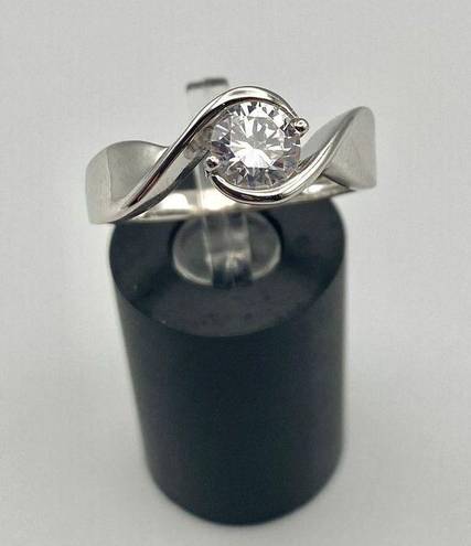 Twisted  Round CZ Sterling Silver Ring Size 7