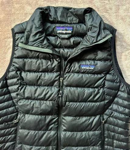 Patagonia  Women's Down Sweater Black Mock Neck Full Zip Puffer Vest Size M