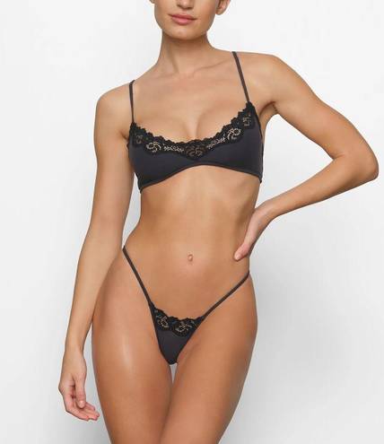 SKIMS Lace Bralette