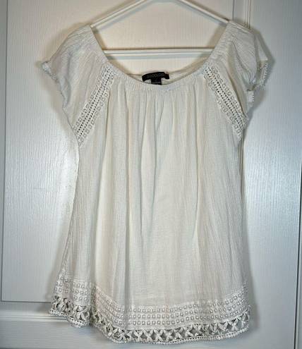 Sociology Women's  White Lace Bohemian Blouse Shirt Size Small EUC #2914