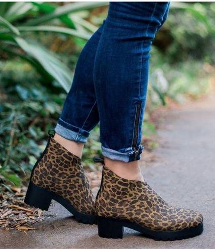 Krass&co Charleston Shoe  Upper Monterey Boots In Leopard Lug Sole Size 8