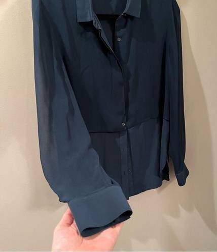 Brochu Walker Brochure Walker Navy Blue Silk Long Sleeve Button Down Shirt | M