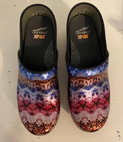 Dansko XP 2.0 Nursing Comfort Clogs Multi Color Euro 39