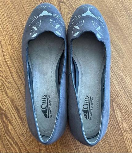 Cliffs by White Mountain | Novelty Cat Embroidery Grey Flat | Women's Size 9W