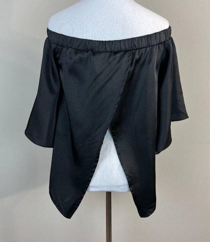 SEEK the Label  Crop Top XS Black Off Shoulder Flowy Sleeve Back Slit‎ New