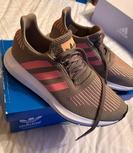 Adidas BRAND NEW Swift Run 