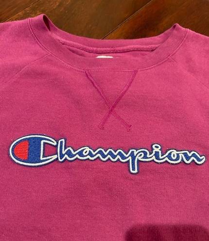 Champion  Women’s Fuchsia Crewneck Sweatshirt size M